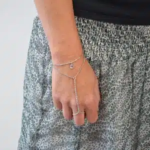 Bijou Main et bracelet 2 en 1