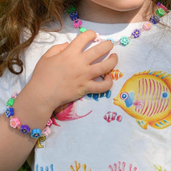 2 Bracelets Amitié Enfant - En Bois Coloré, Formes Fleur/cœur/papillon, Taille Réglable 16-28 Cm, Idéal Cadeau