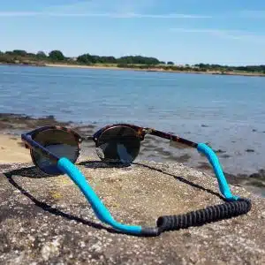 Cordon lunettes Sport avec système de chaussette à enfiler syr les branches et tortillon auto ajustable à l'arrière.modèle TORCH