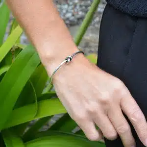 Bracelet Jonc ajustable motif noeud en acier inoxydable