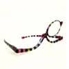 Lunettes de maquillage avec un verre qui pivote d'un coté à l'autre. Disponible en différentes corrections.