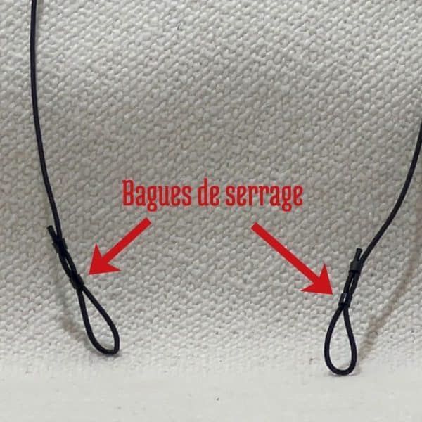 Cordon de sécurité pour appareils auditifs, noir, réglable, discret et léger. Évite les chutes et les pertes Discret, léger et confortable (moins de 1g) Fixation très facile grâce à ses bagues de serrage. Pensé pour le quotidien, à tout âge  Idéal au quotidien et en extérieur Sérénité au quotidien pour vous et vos proches.