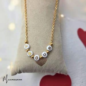 Collier Amour, message en lettres dorées, chaine métal doré
