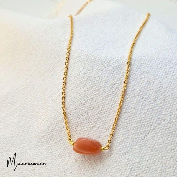 collier une perle baroque caramel sur chaine métal dorée à enfiler
