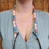 -Chaine de lunettes et Collier perles baroques pastel 2 EN 1