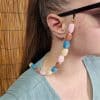 Chaine de lunettes Collier. 2 en 1 . A porter en chaine de lunettes ou en collier. Grosses perles baroques légères et élégante multicolore pastel