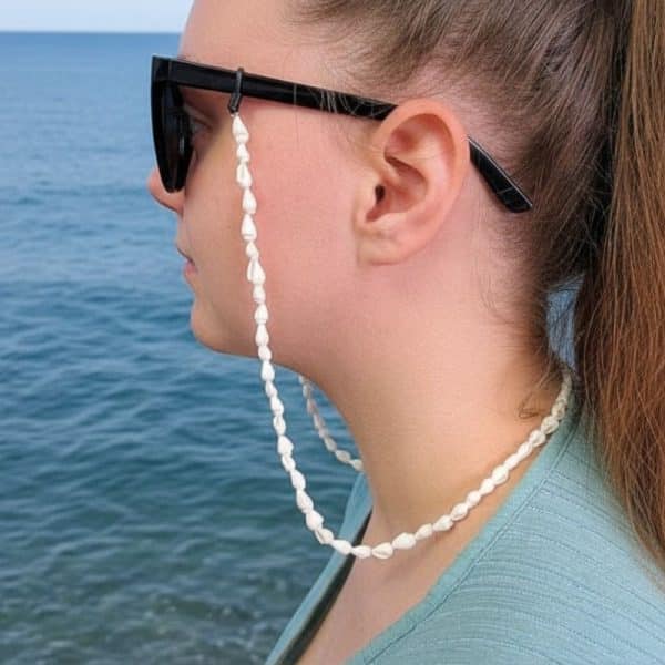 Cordon de lunettes coquillage. fabriqué à la main en Bretagne